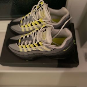 Neon Air Max 95 OG